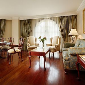 Grand King Suite